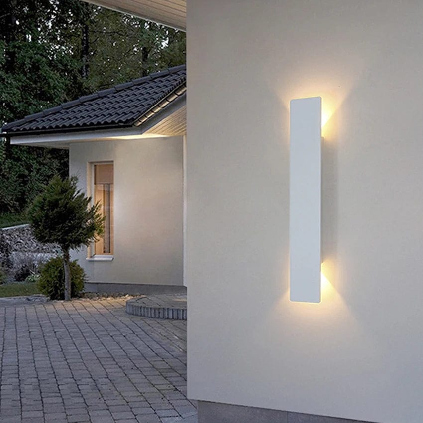 Modern Outdoor LED Wall Light - Wall-Mounted - Up/Down Lighting - IP65 Waterproof - Aluminium - Black/White Finish